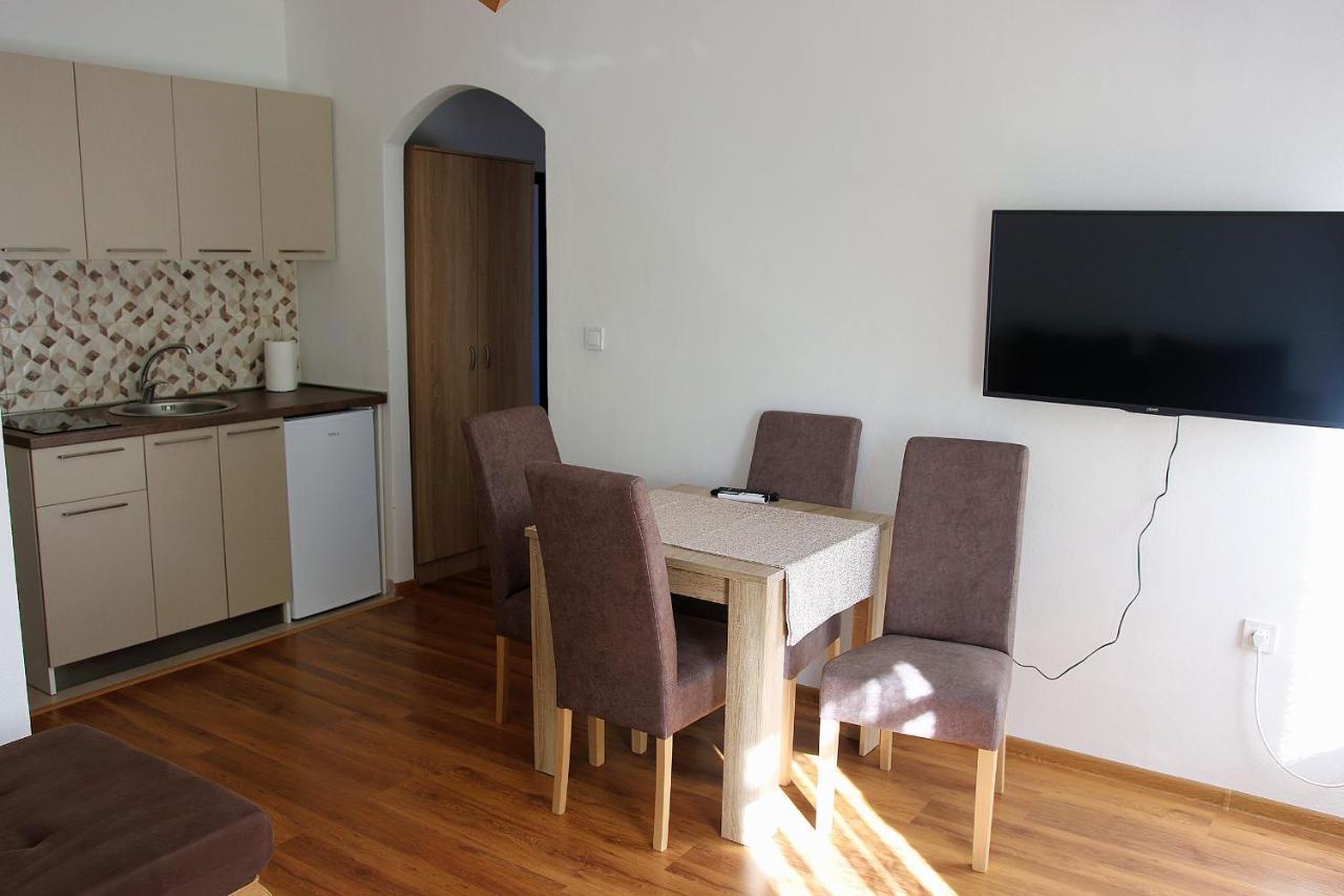 Apartmani 15 采蒂涅 外观 照片