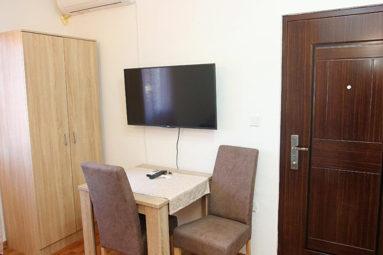 Apartmani 15 采蒂涅 外观 照片