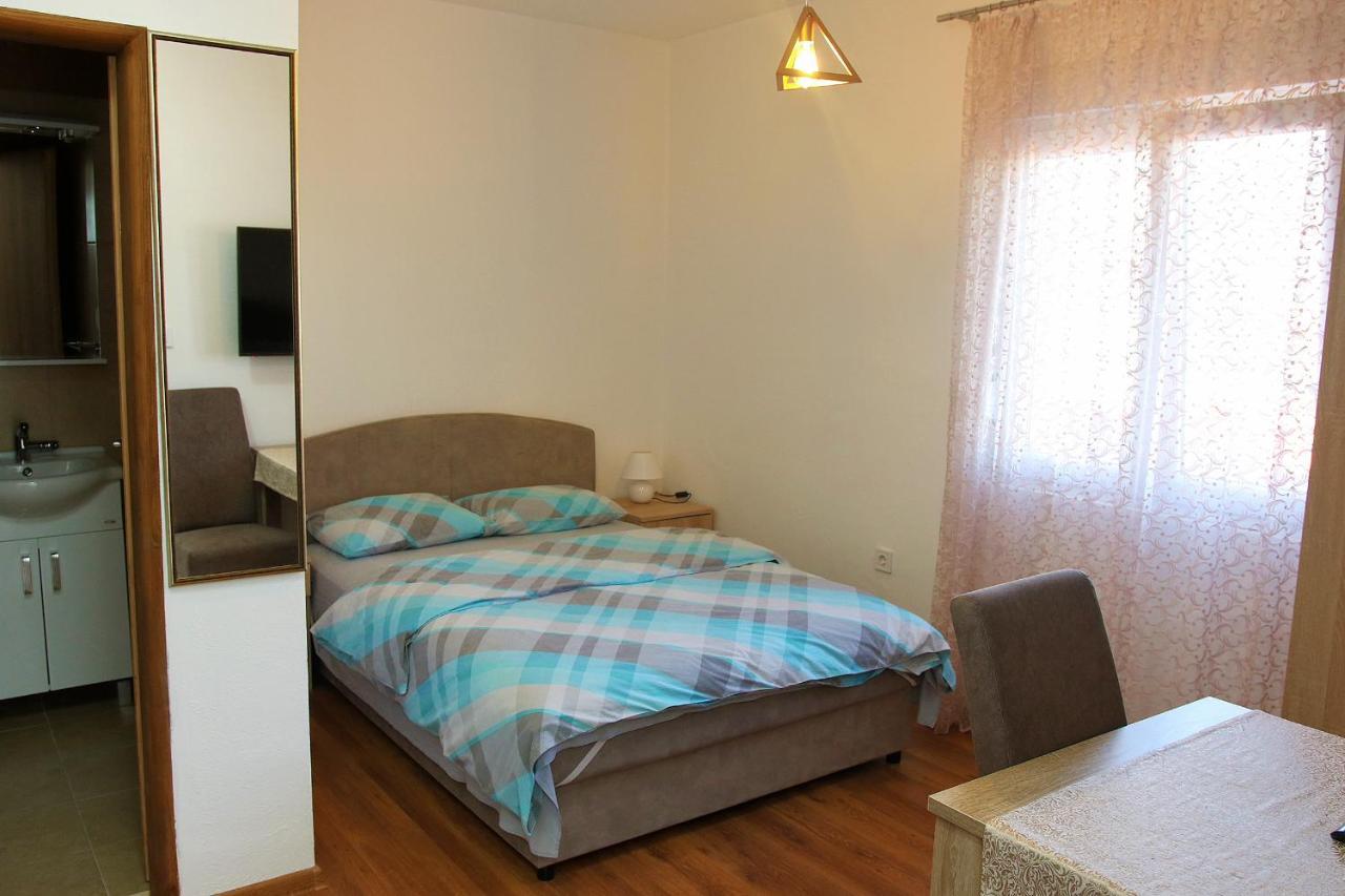 Apartmani 15 采蒂涅 外观 照片