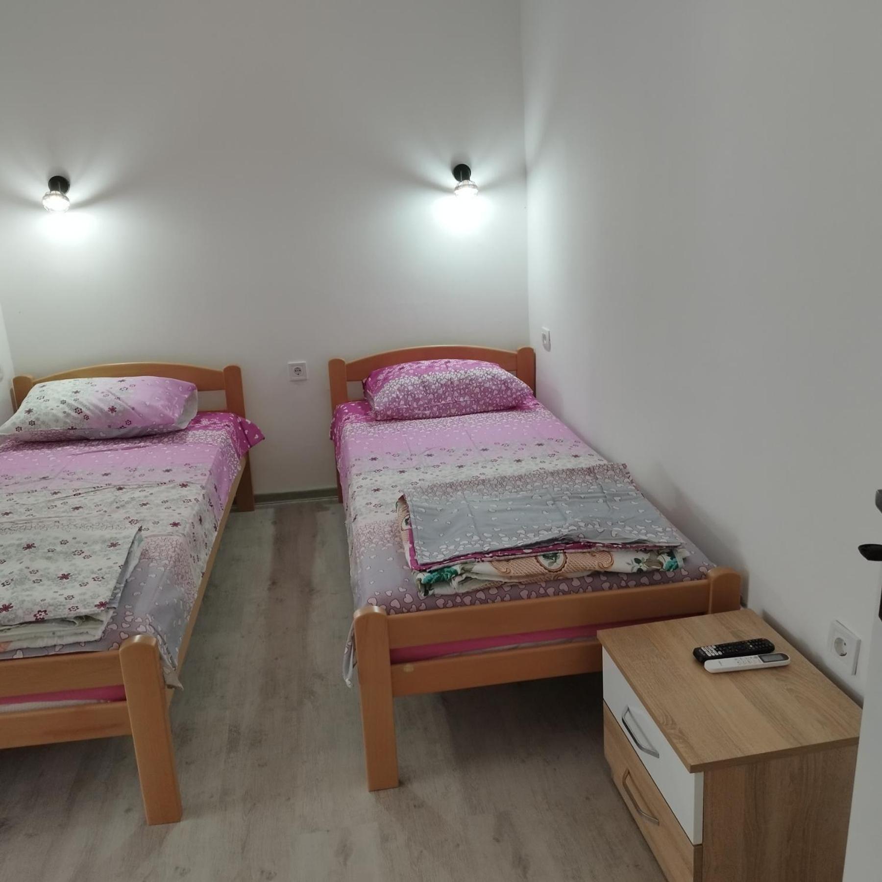 Apartmani 15 采蒂涅 外观 照片